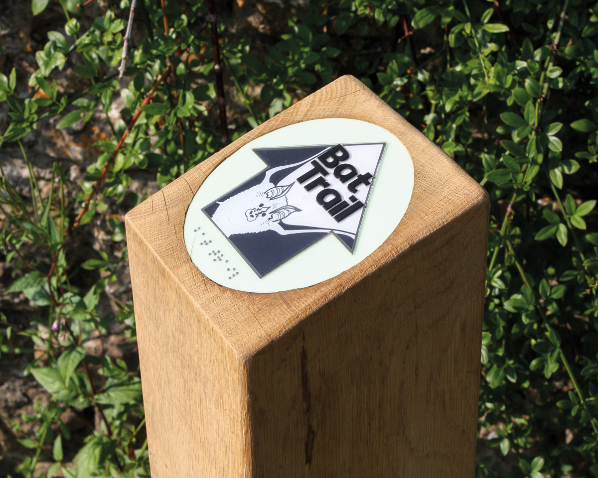 Wooden Waymarker Post Sign with 1-way sloped top and inset waymarker disc with braille Wooden Waymarker Post Sign with 1-way sloped top and inset waymarker disc with braille