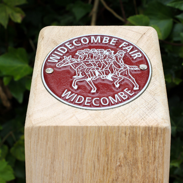 Wooden Waymarker Sign Bollard with 1-way angled top and recessed disc logo Wooden Waymarker Sign Bollard with 1-way angled top and recessed disc logo